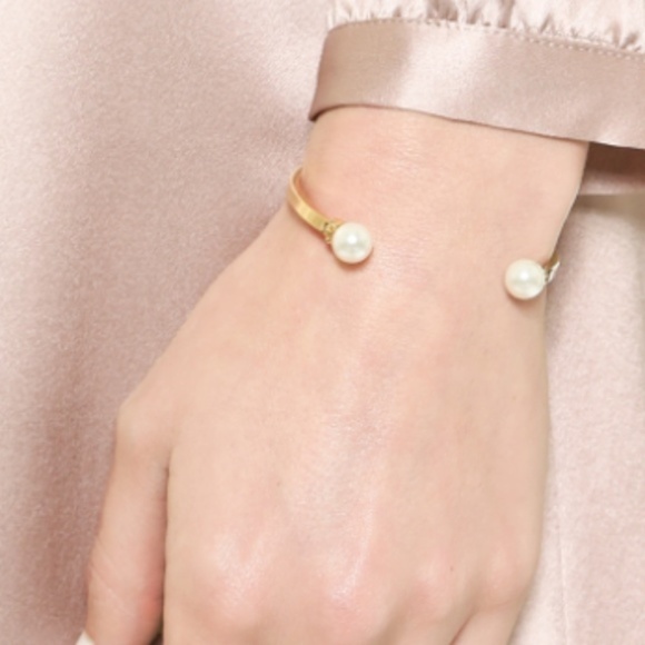 Tory Burch Glass Pearl Cuff Bracelet - Picture 5 of 7